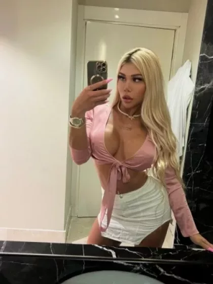 Lika photo 1, latina, average, blonde hair, 170 cm, 65 kg, Large bust, Hong Kong