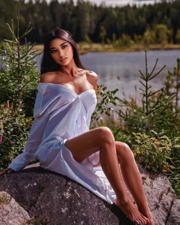 Maddy photo 1, asian, slim, black hair, 167 cm, 47 kg, Medium bust, Hong Kong